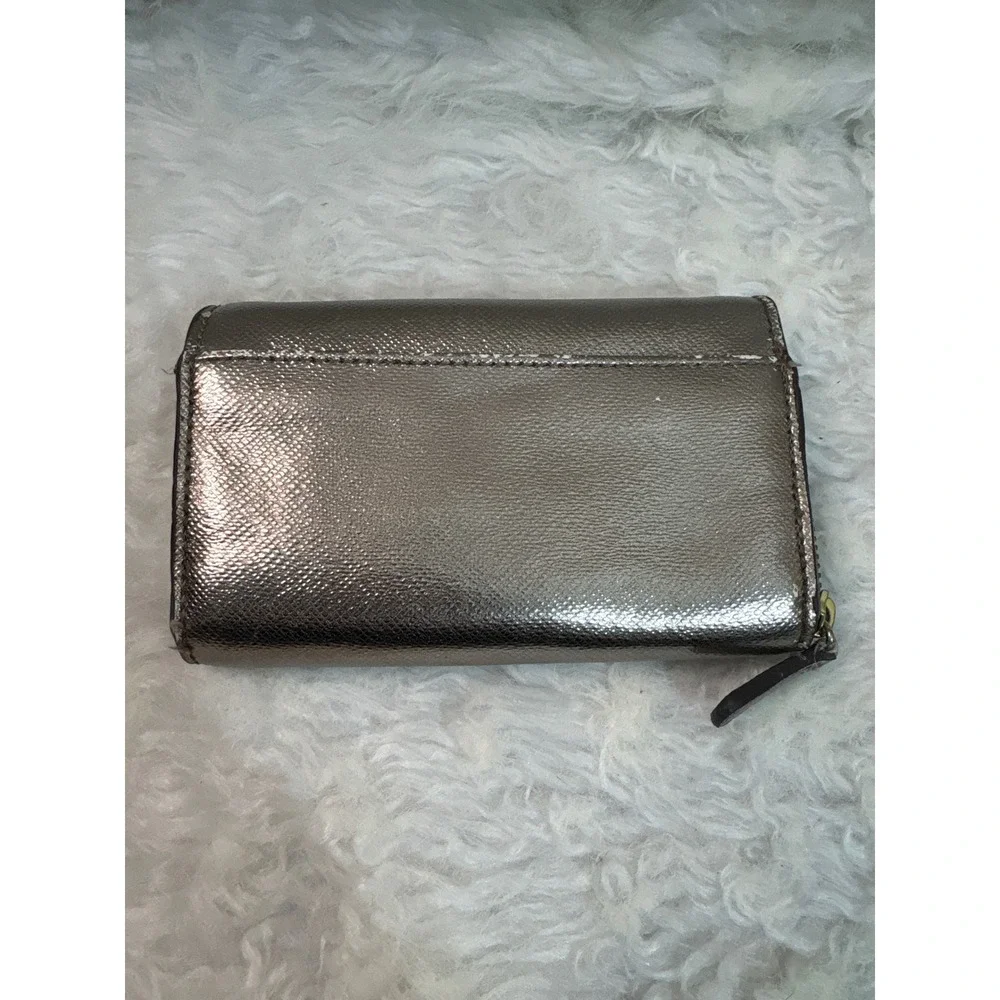 Liz Claiborne Metallic Pewter Wallet Pink‎ Interior Zip Around Snap Organizer